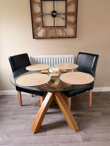 Round glass dining table - round,