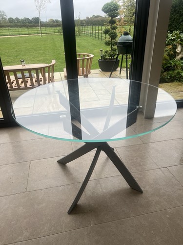 Boconcept cloe 110cm round - boconcept,