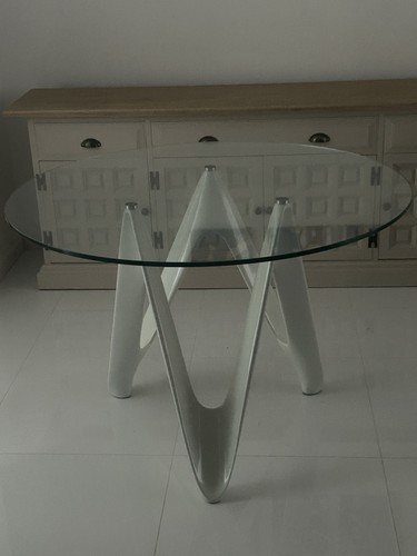Glass round table only - table,,